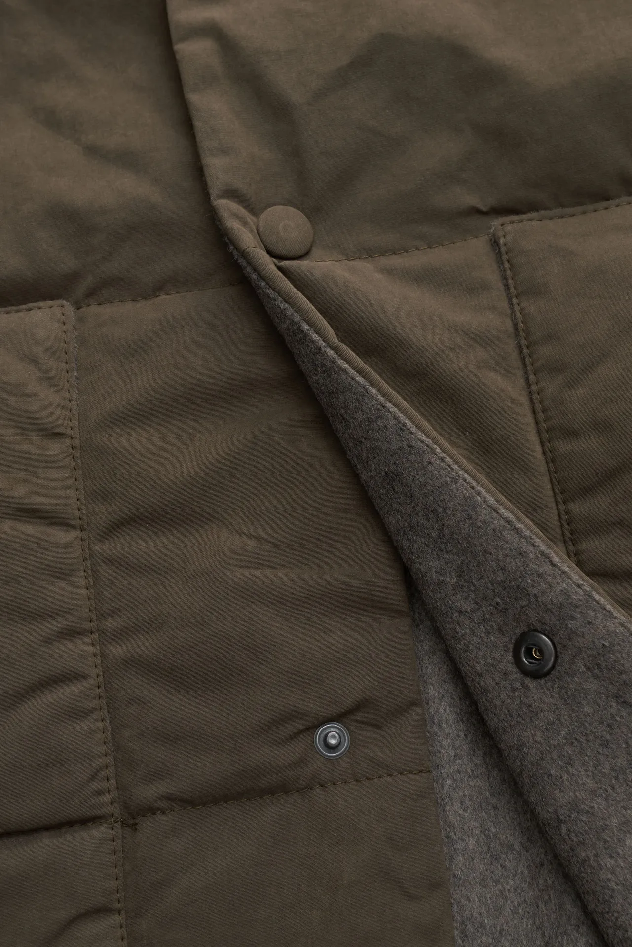 04651/ A trip in a bag - Herren - Outdoorweste 'Waxed Vest' oliv – Bild 4