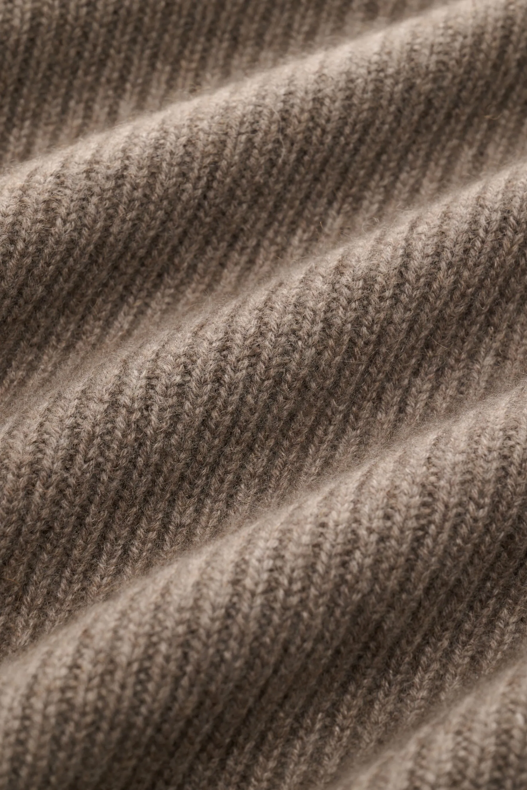 Lisa Yang - Herren - Cashmere Rundhalspullover 'William' taupe – Bild 5