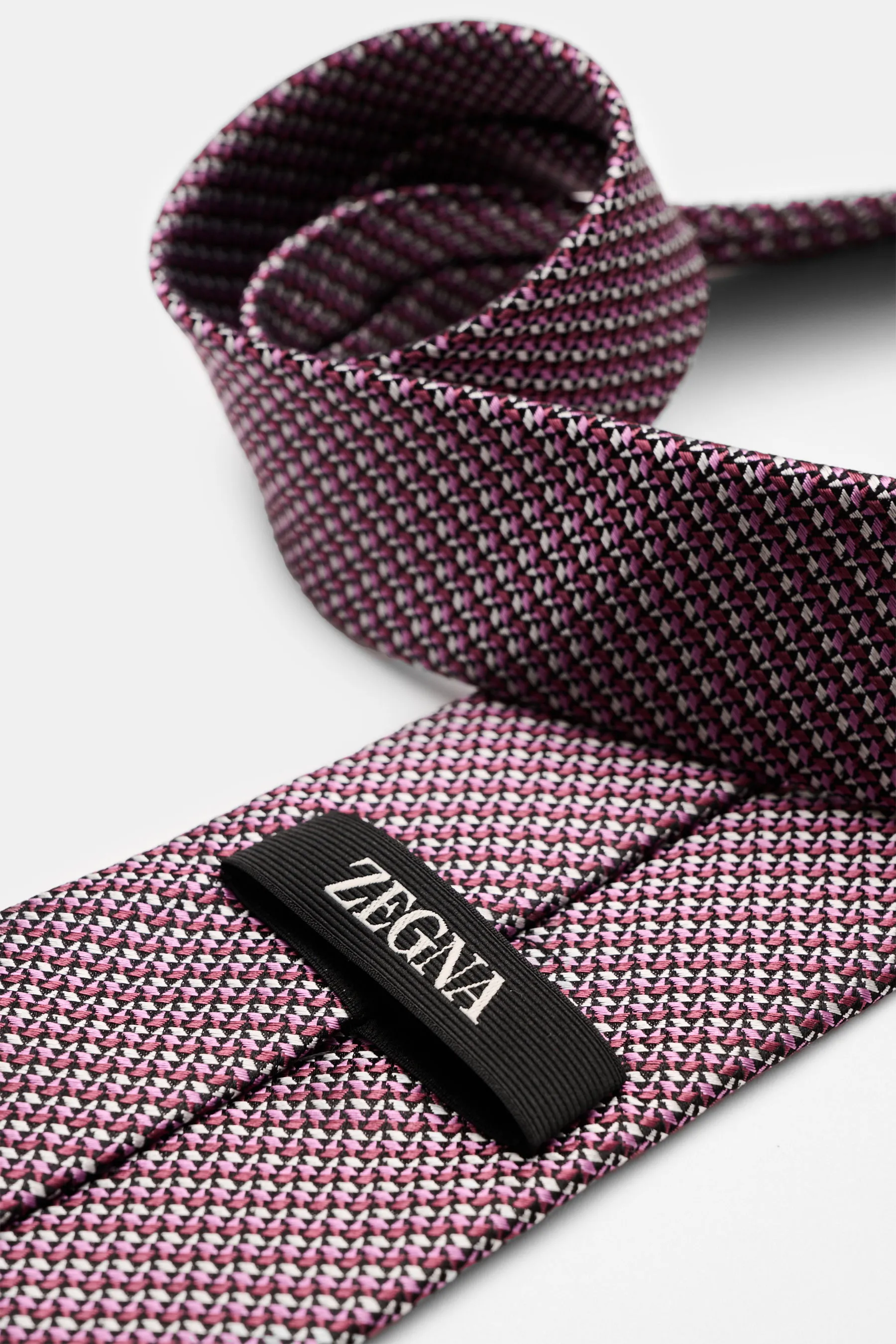 Zegna - Herren - Seidenkrawatte violett/schwarz/hellgrau gemustert – Bild 2