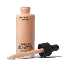 Mac Cosmetics - Studio Waterweight SPF 30 Foundation - NW22 Mac Cosmetics - Studio Waterweight SPF 30 Foundation - NW22