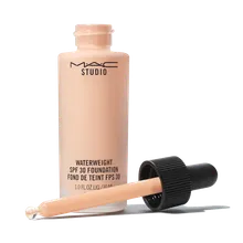 Mac Cosmetics - Studio Waterweight SPF 30 Foundation - NW18 Mac Cosmetics - Studio Waterweight SPF 30 Foundation - NW18