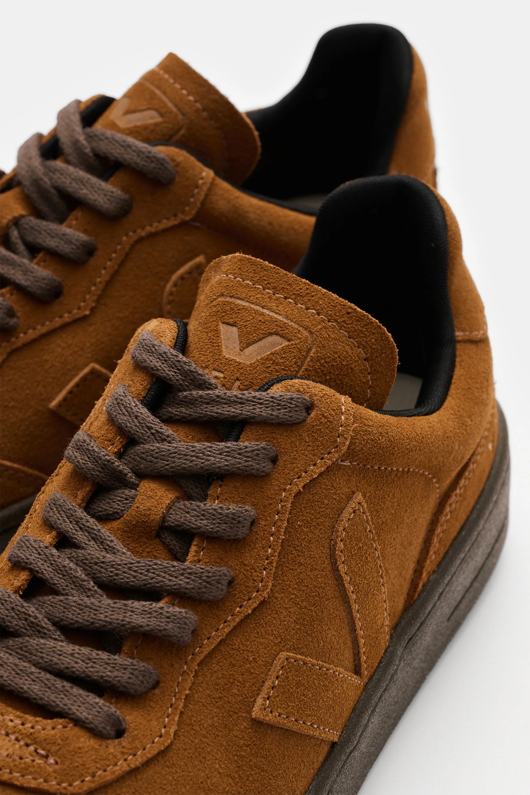 Veja - Herren - Sneaker 'V-90 Suede' camel – Bild 3