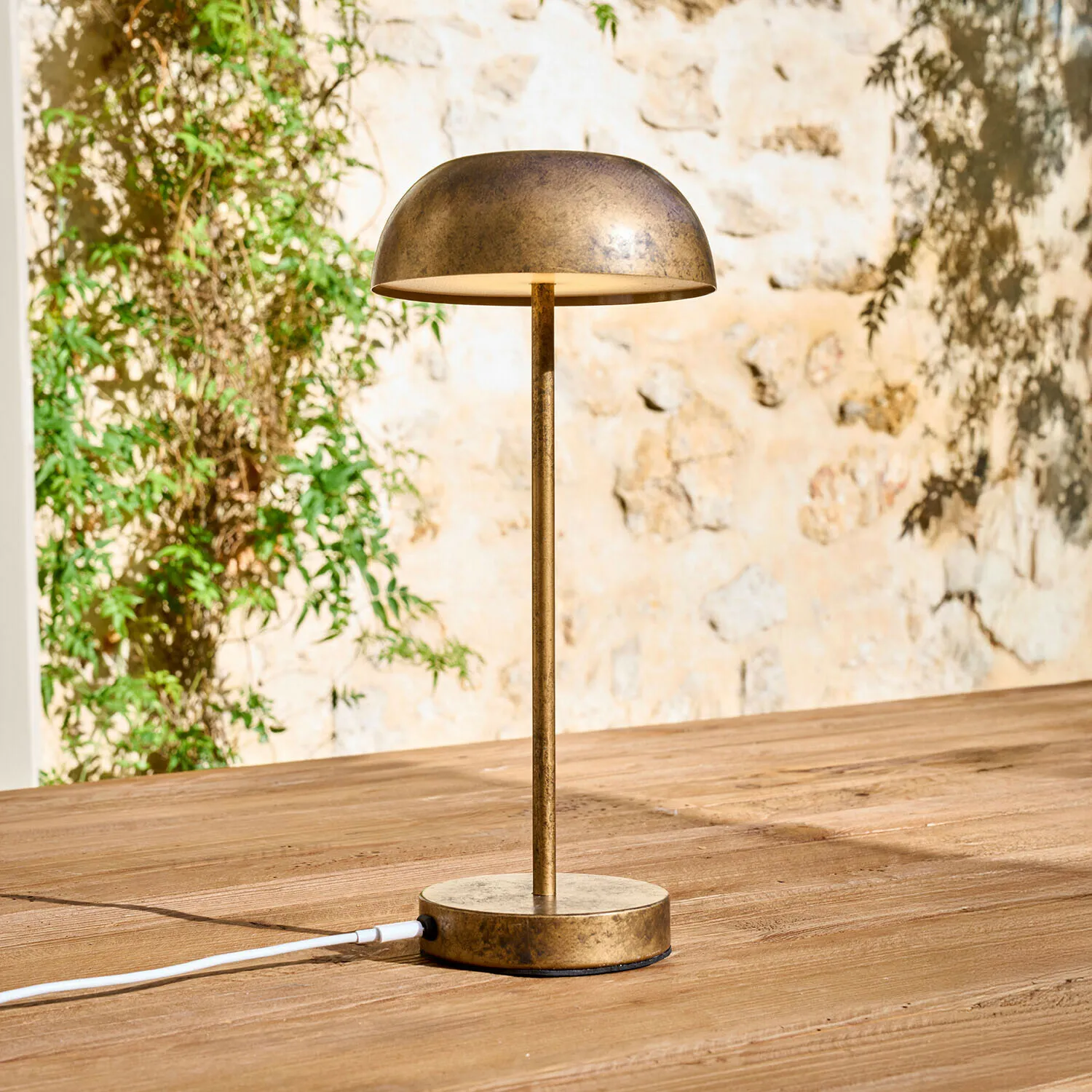 Wiederaufladbare Tischlampe Lumirah – Bild 2