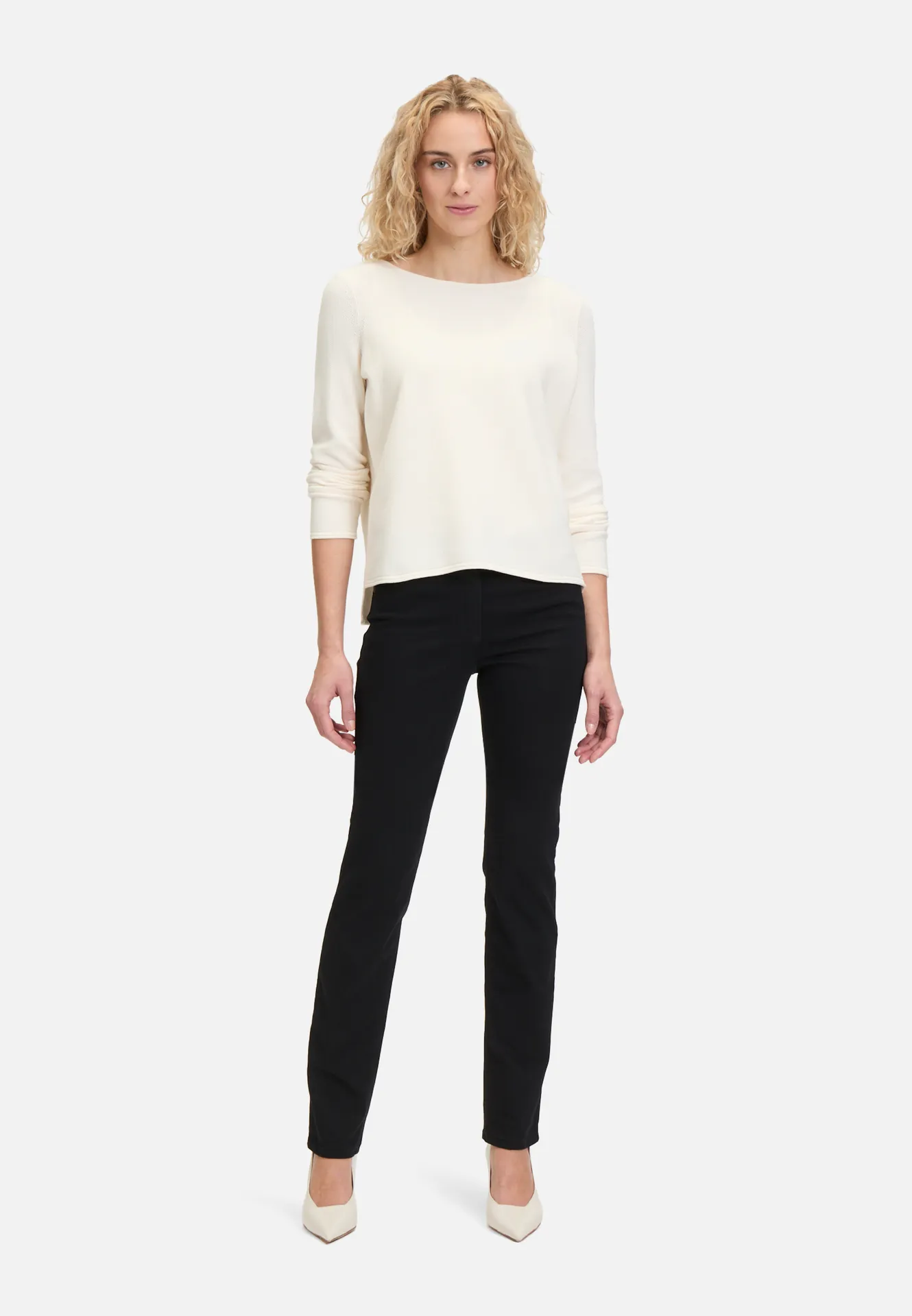 Basic-Jeans mit aufgesetzten Taschen – Bild 2