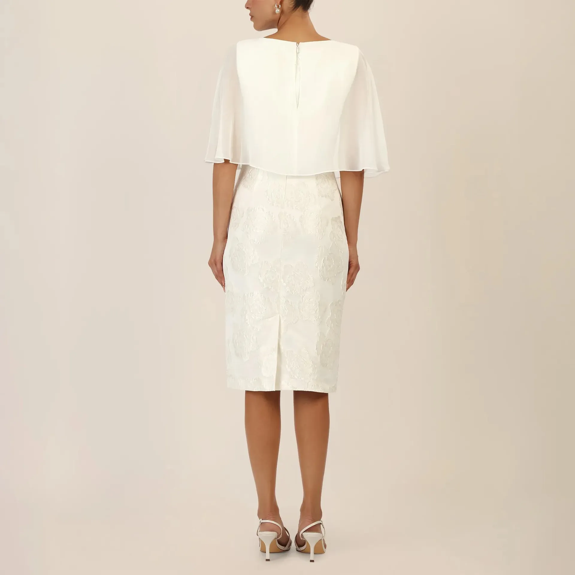 Apart - Jacquardkleid mit Chiffoncape - Größe 42 - creme – Bild 2