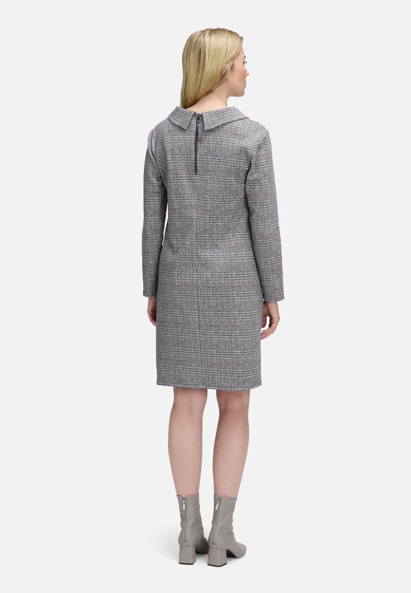 Sweatkleid mit Kragen Sweatkleid mit Kragen