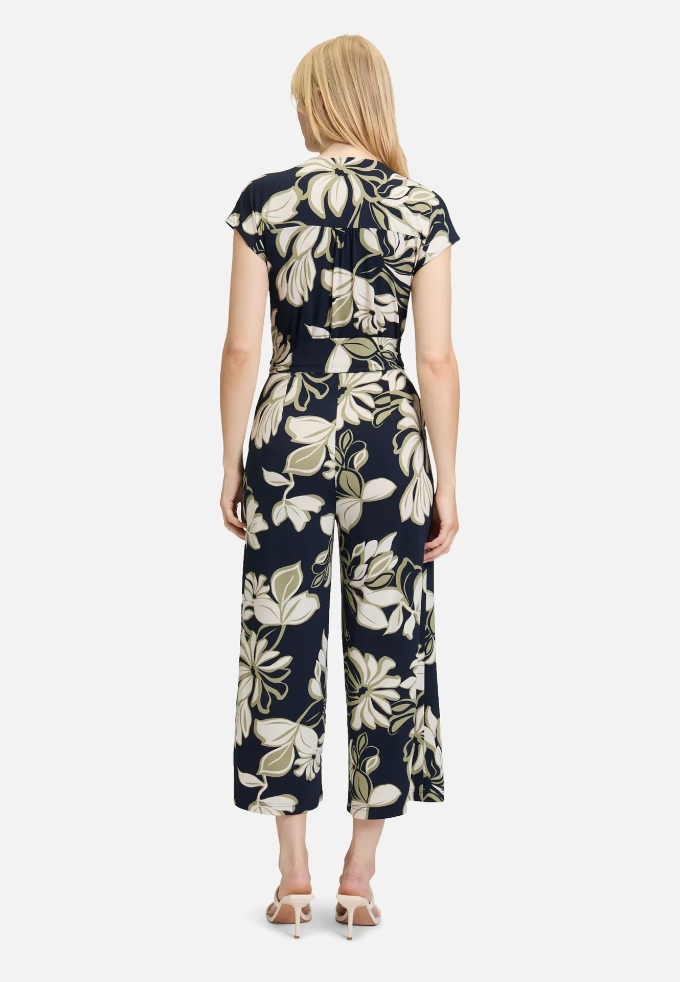 Jumpsuit mit Eingrifftaschen Jumpsuit mit Eingrifftaschen