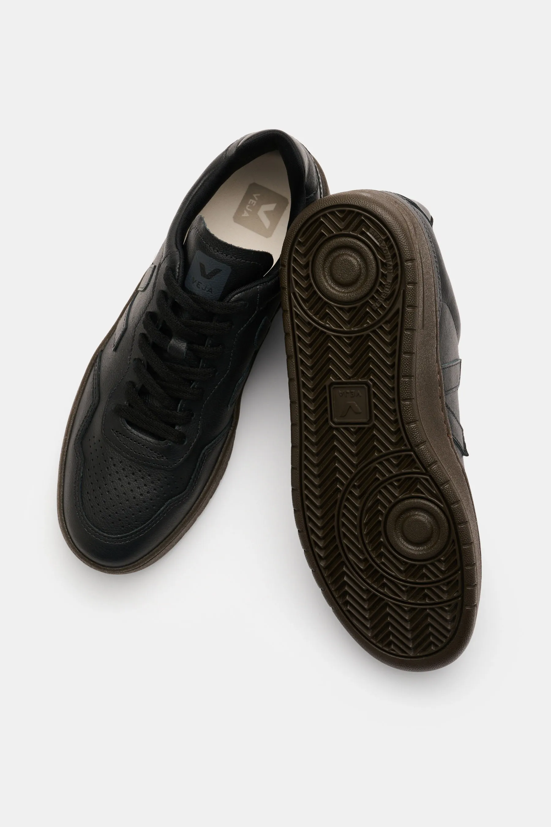 Veja - Herren - Sneaker 'V-90 O.T. Leather' schwarz – Bild 2