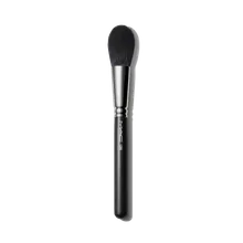 MAC Cosmetics 129 Synthetic Powder/Blush Brush MAC Cosmetics 129 Synthetic Powder/Blush Brush