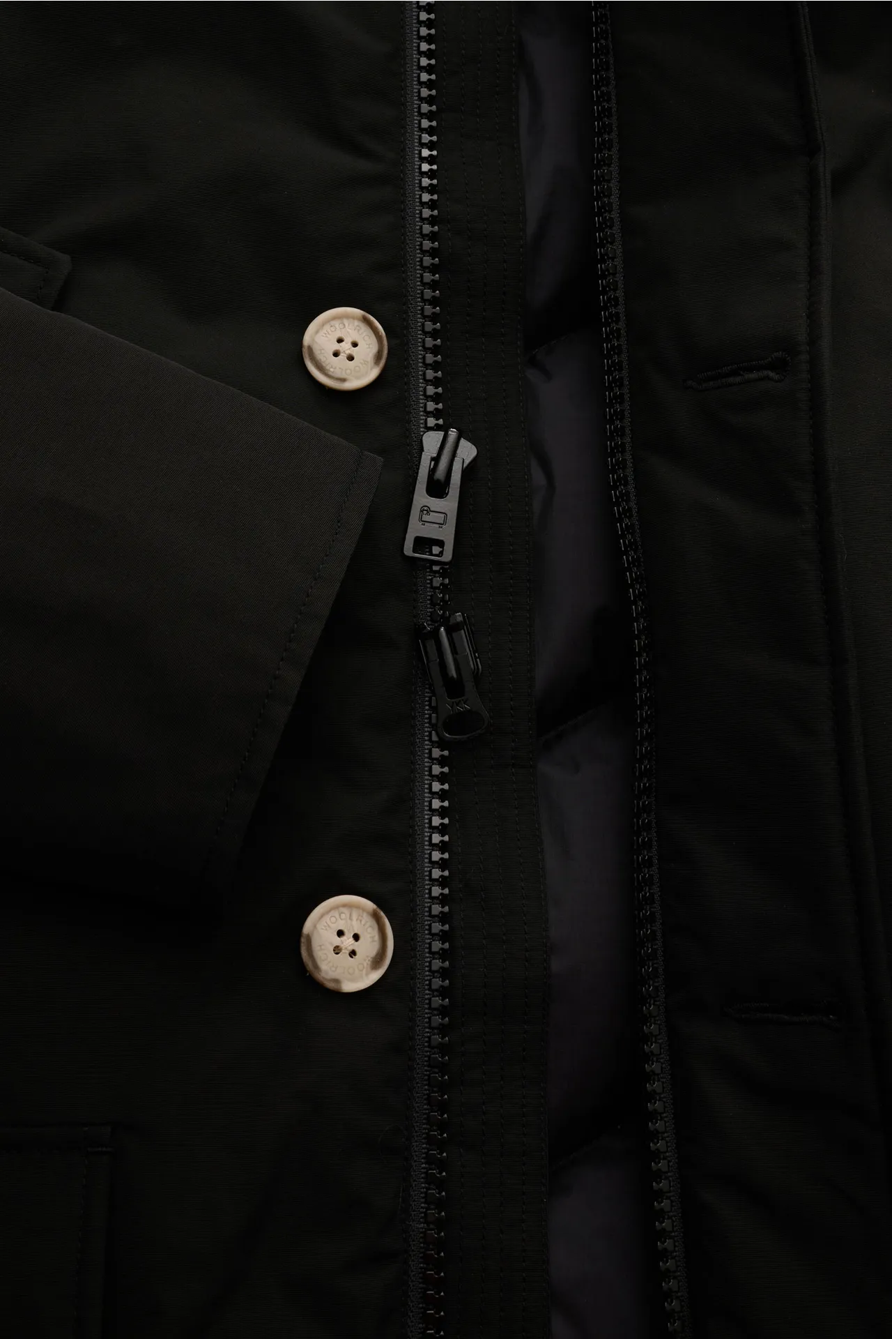Woolrich - Herren - Daunenparka 'Arctic Parka' schwarz – Bild 4