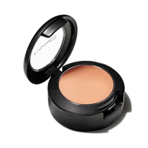 Mac Cosmetics - Studio Finish SPF 35 Concealer - NW20 Mac Cosmetics - Studio Finish SPF 35 Concealer - NW20