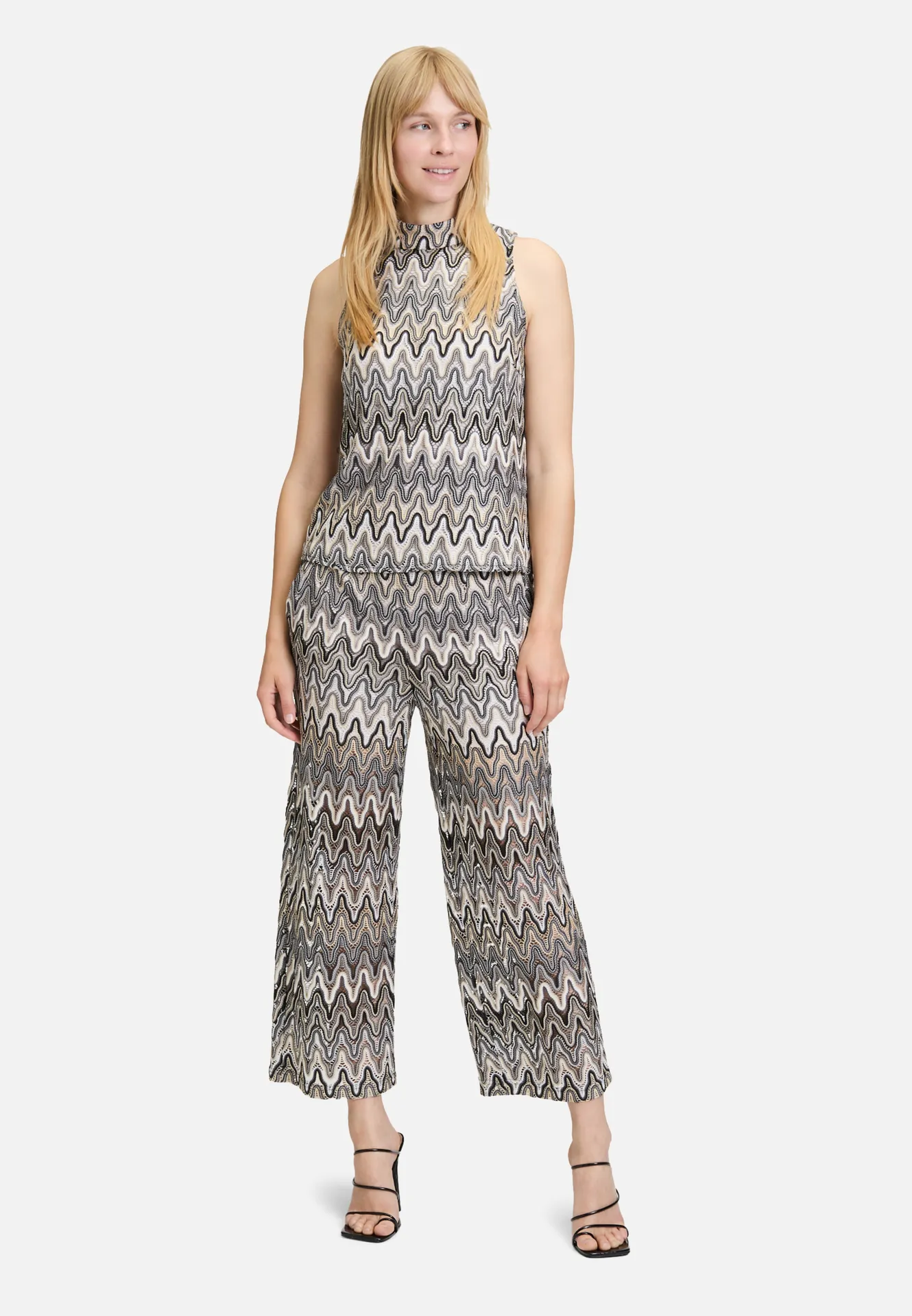 Crop-Top mit Stehkragen – Bild 2