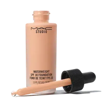 Mac Cosmetics - Studio Waterweight SPF 30 Foundation - NW30 Mac Cosmetics - Studio Waterweight SPF 30 Foundation - NW30