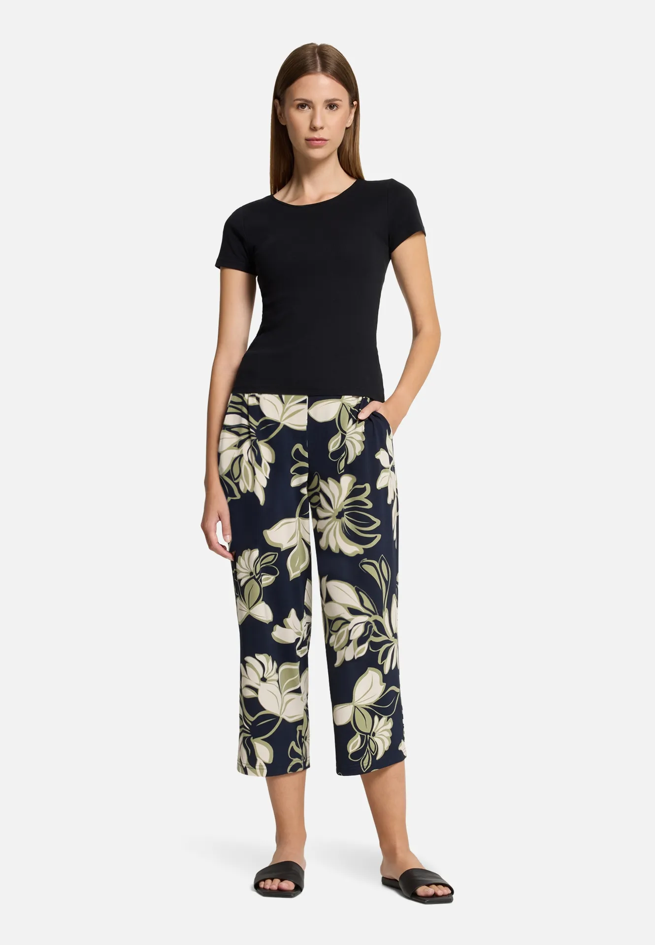 Schlupfhose mit Bundfalten – Bild 2