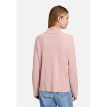 Feinstrickpullover mit hohem Kragen Feinstrickpullover mit hohem Kragen