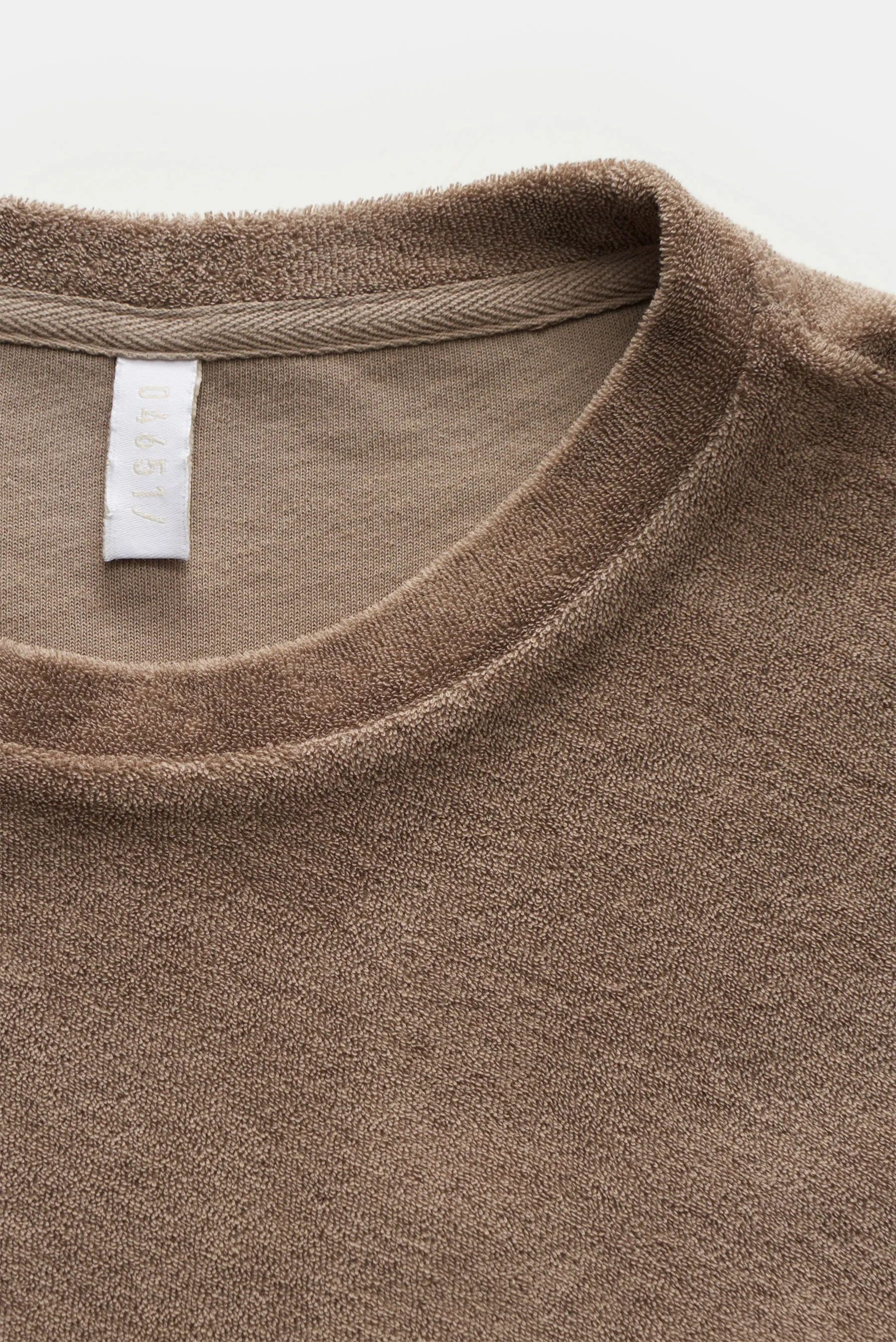 04651/ A trip in a bag - Herren - Frottee T-Shirt 'Terry Tee' taupe – Bild 2