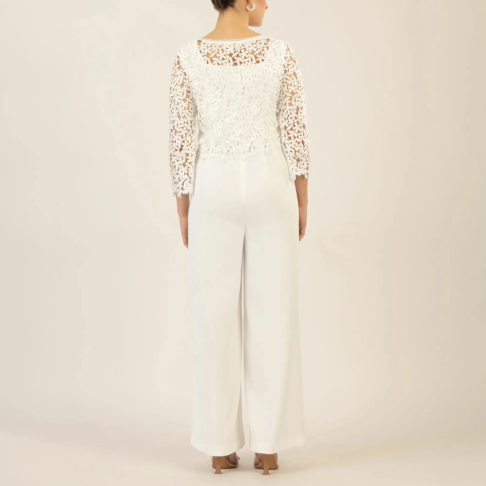 Apart - Hochzeitsoverall mit Spitzenjäckchen - Größe 38 - creme – Bild 2