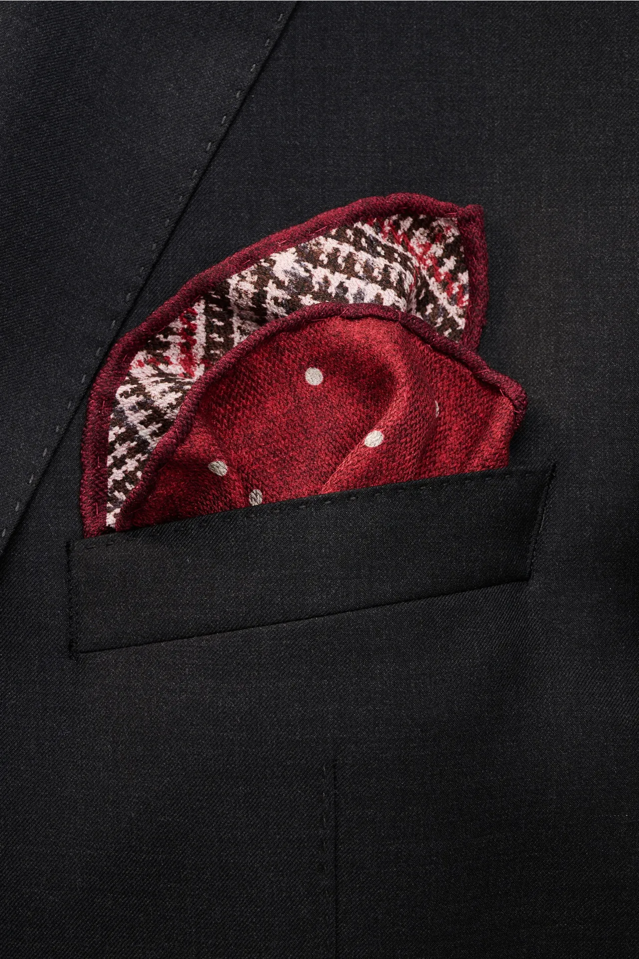 Brunello Cucinelli - Herren - Seiden-Einstecktuch braun/rot/weiß gemustert – Bild 4