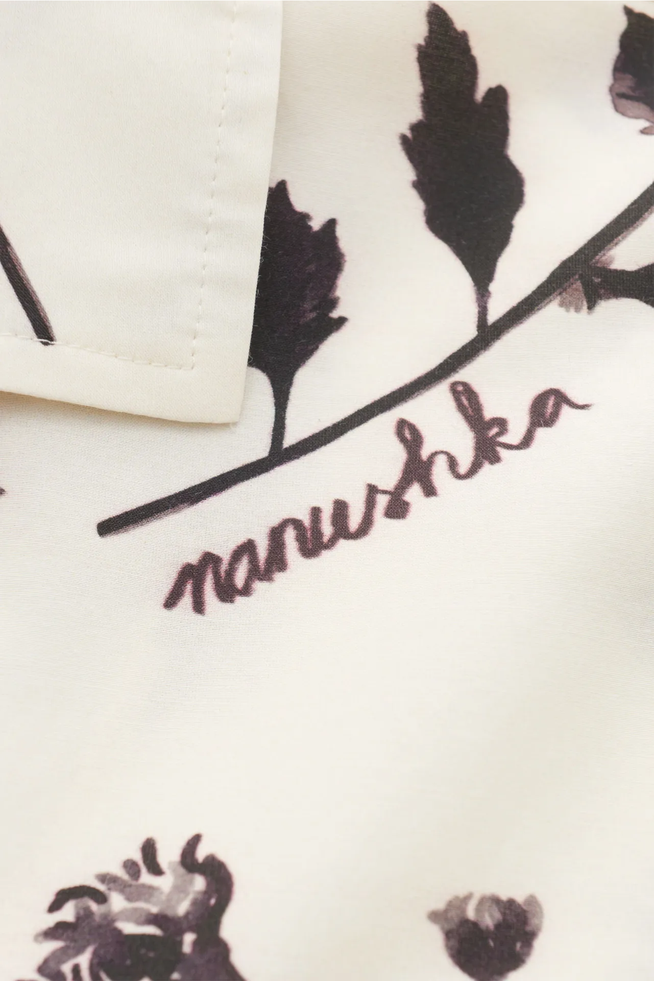 Nanushka - Herren - Kurzarmhemd 'Yuki' Kubanischer Kragen creme/schwarz gemustert – Bild 4