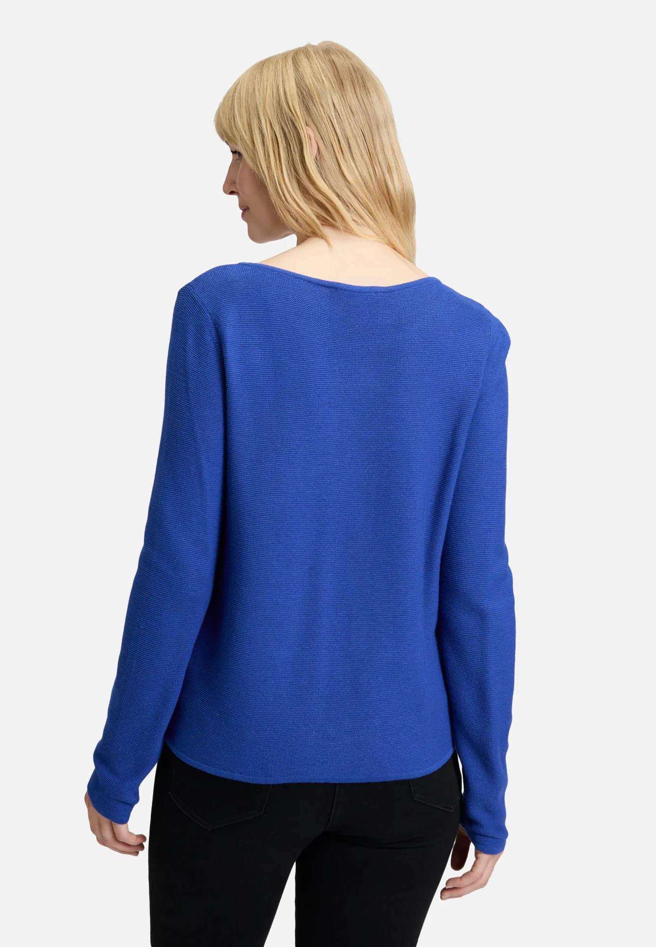 Feinstrickpullover mit aufgesetzten Taschen Feinstrickpullover mit aufgesetzten Taschen