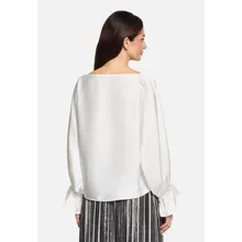 Satin-Bluse mit U-Boot-Ausschnitt Satin-Bluse mit U-Boot-Ausschnitt