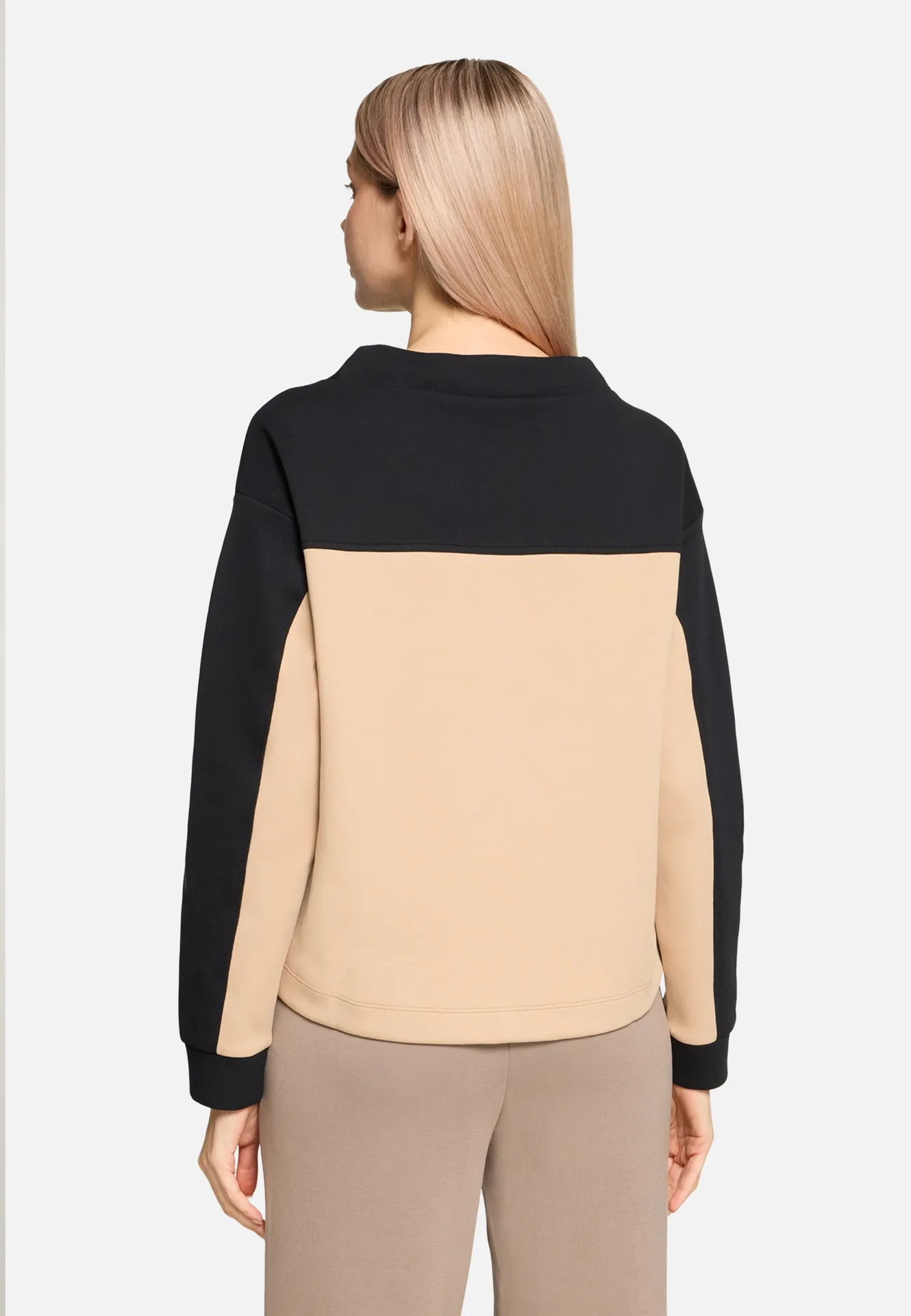 Sweatshirt mit Stehkragen Sweatshirt mit Stehkragen