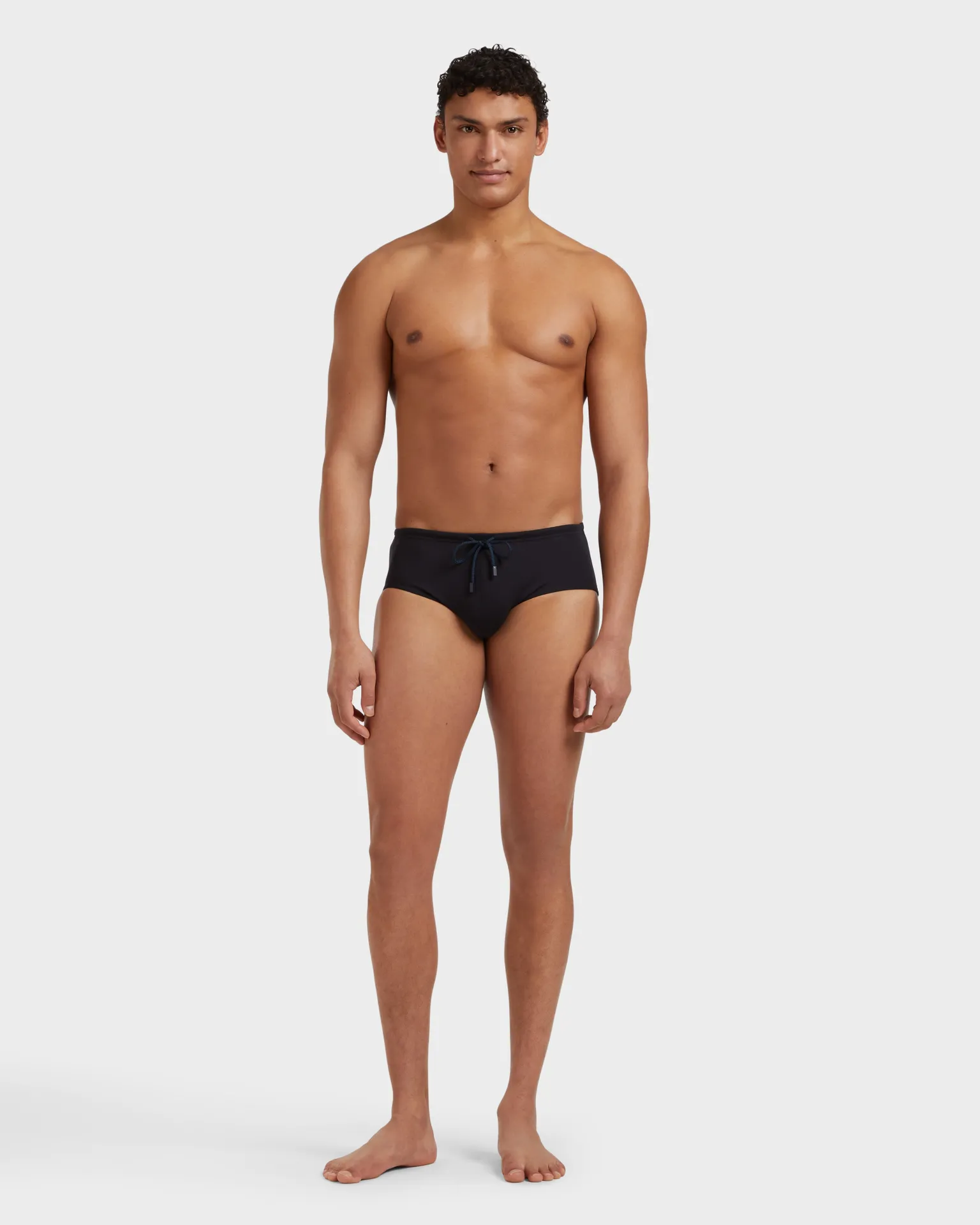 Vilebrequin - Figurbetonte Einfarbige Badehose Für Herren - Bademode - Nuage - Schwarz - Größe XS – Bild 2