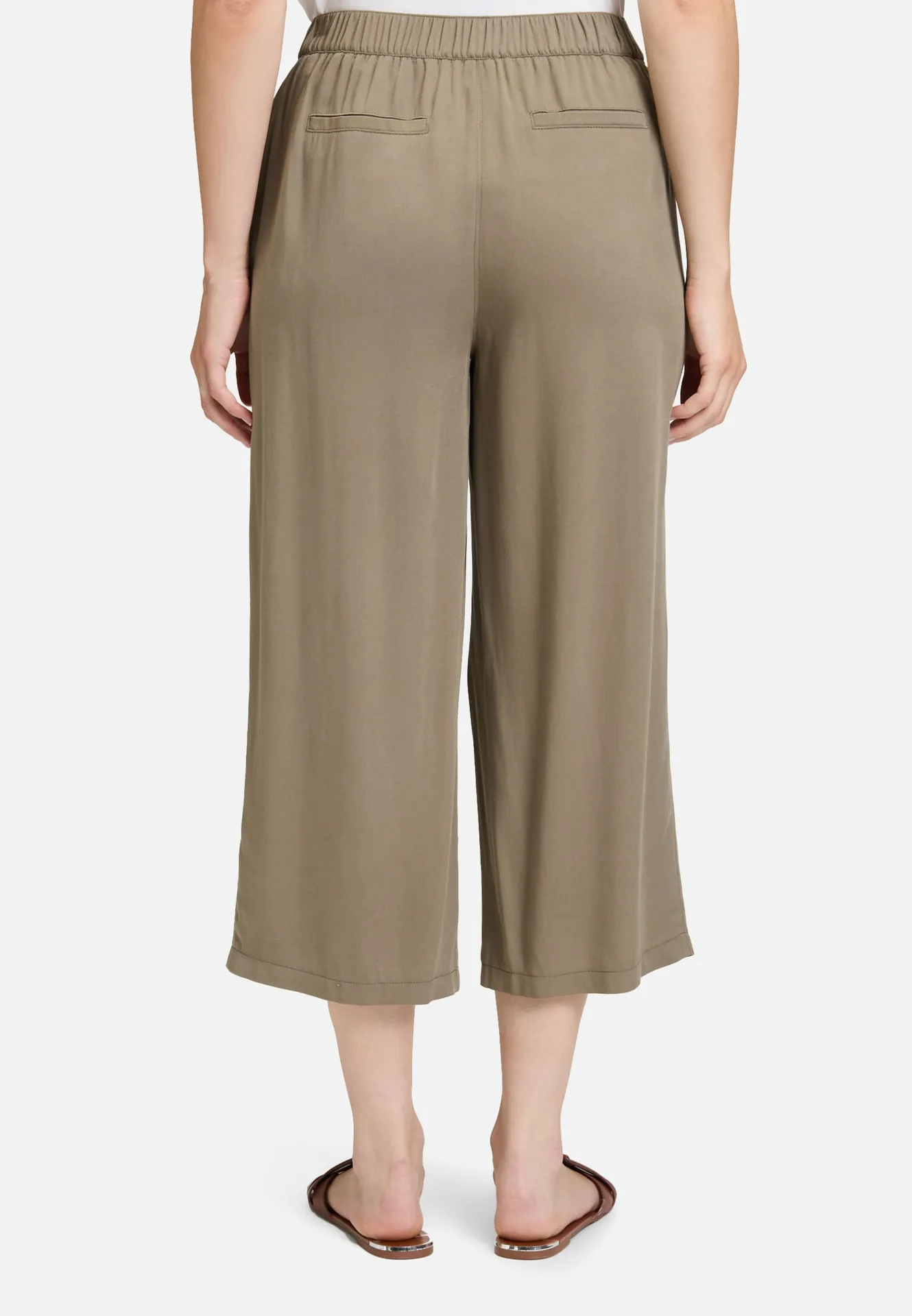 Schlupfhose mit Eingrifftaschen Schlupfhose mit Eingrifftaschen