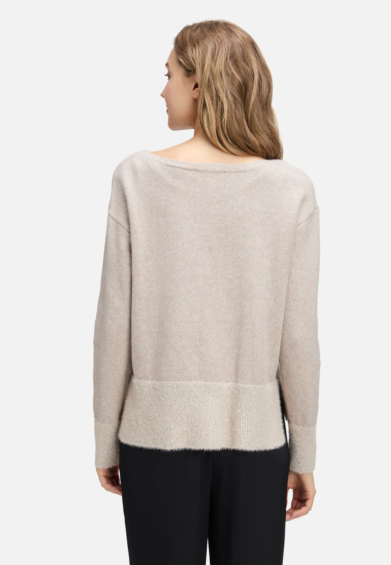 Strickpullover mit Pailletten Strickpullover mit Pailletten