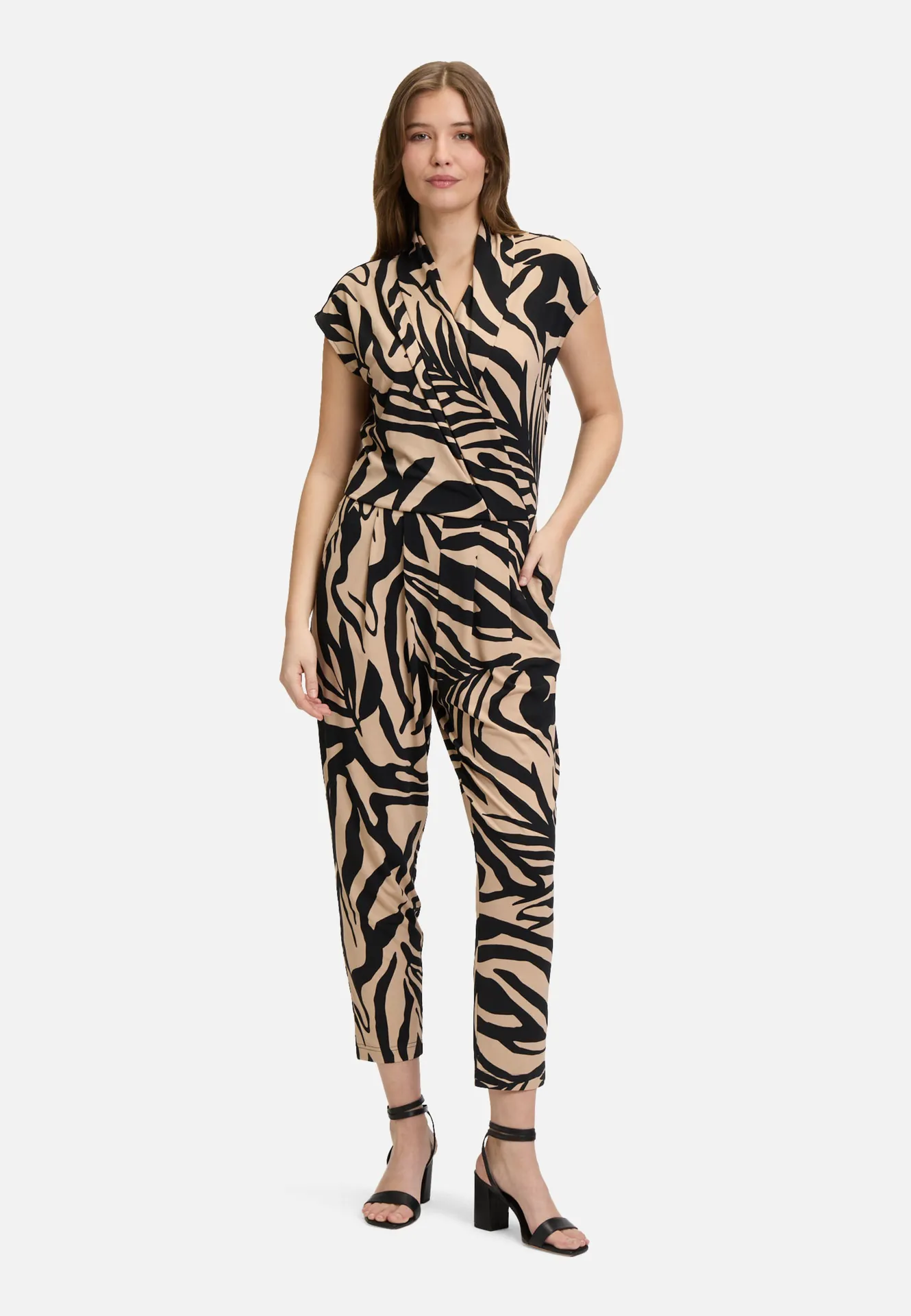 Jumpsuit mit Eingrifftaschen – Bild 2