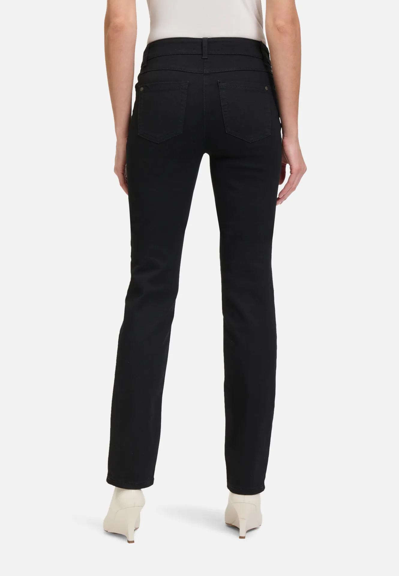 Basic-Jeans mit aufgesetzten Taschen Basic-Jeans mit aufgesetzten Taschen