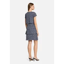 Stufenkleid mit U-Boot-Ausschnitt Stufenkleid mit U-Boot-Ausschnitt