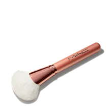 Mac Cosmetics - 143S Bronzer Fan Brush Mac Cosmetics - 143S Bronzer Fan Brush