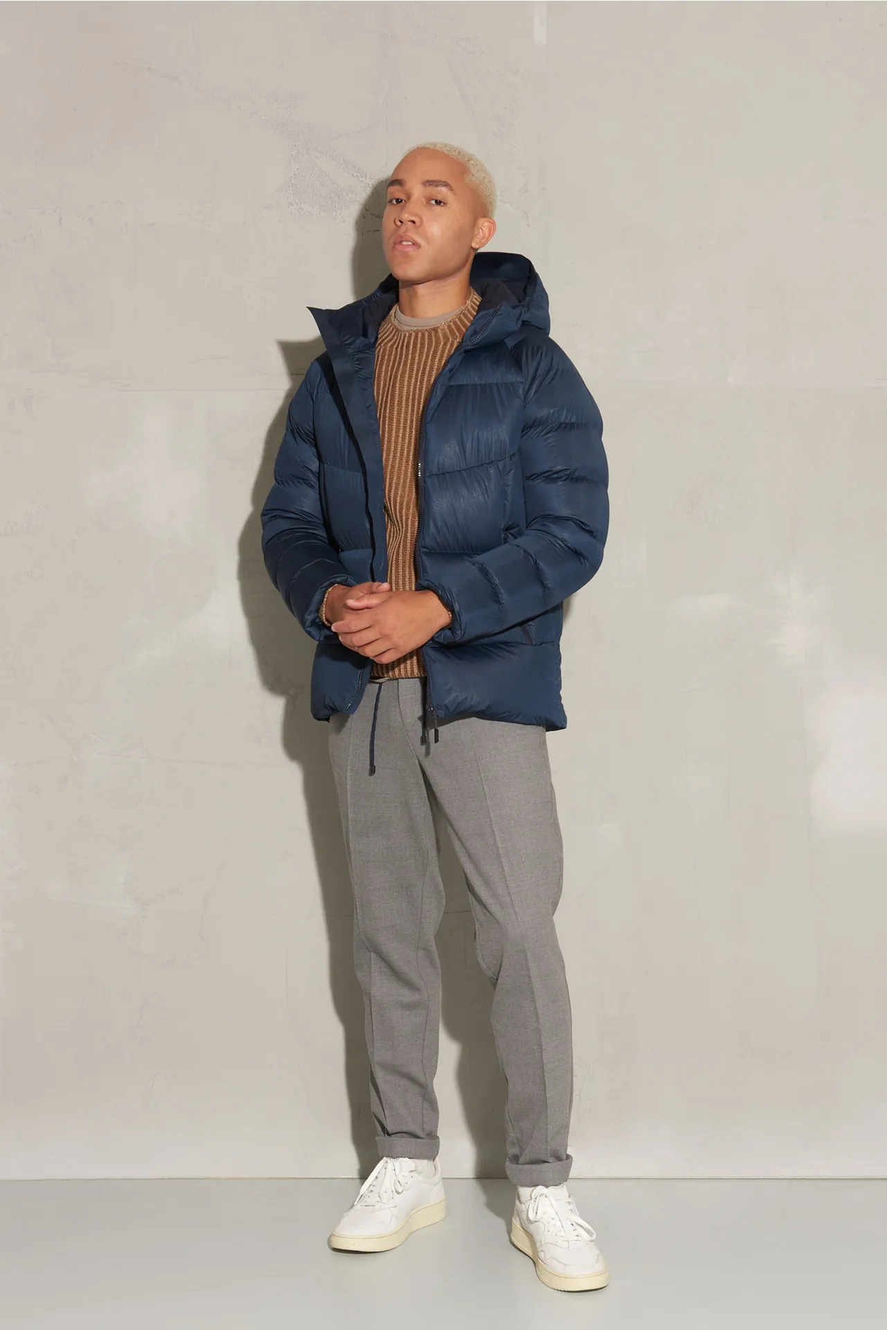 04651/ A trip in a bag x MAMMUT - Herren - Daunenjacke 'Mammut' navy – Bild 3