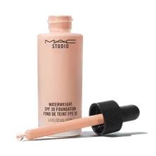 MAC Cosmetics Studio Waterweight SPF 30 Foundation MAC Cosmetics Studio Waterweight SPF 30 Foundation