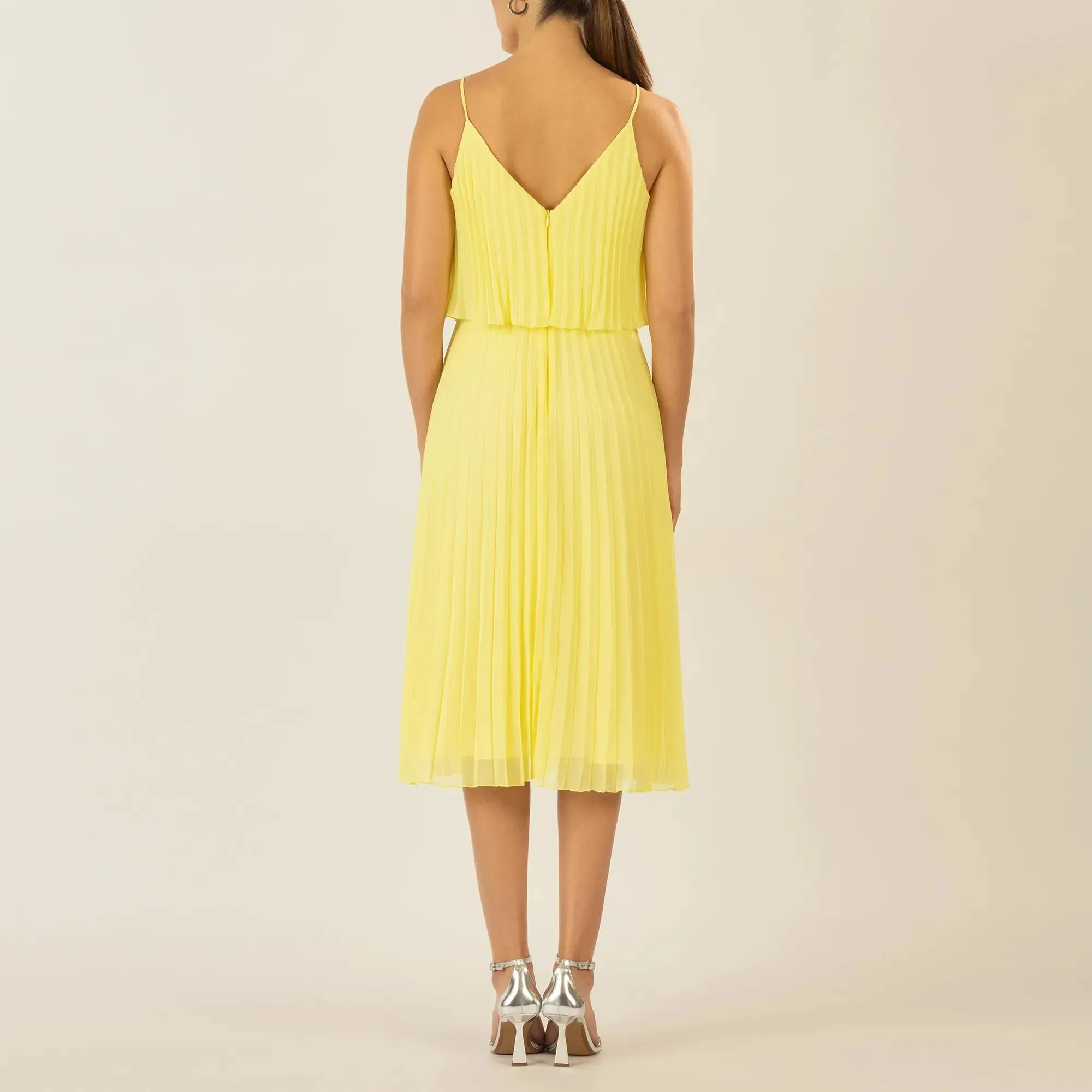 Apart - kurzes Plisseekleid - Größe 46 - gelb – Bild 2