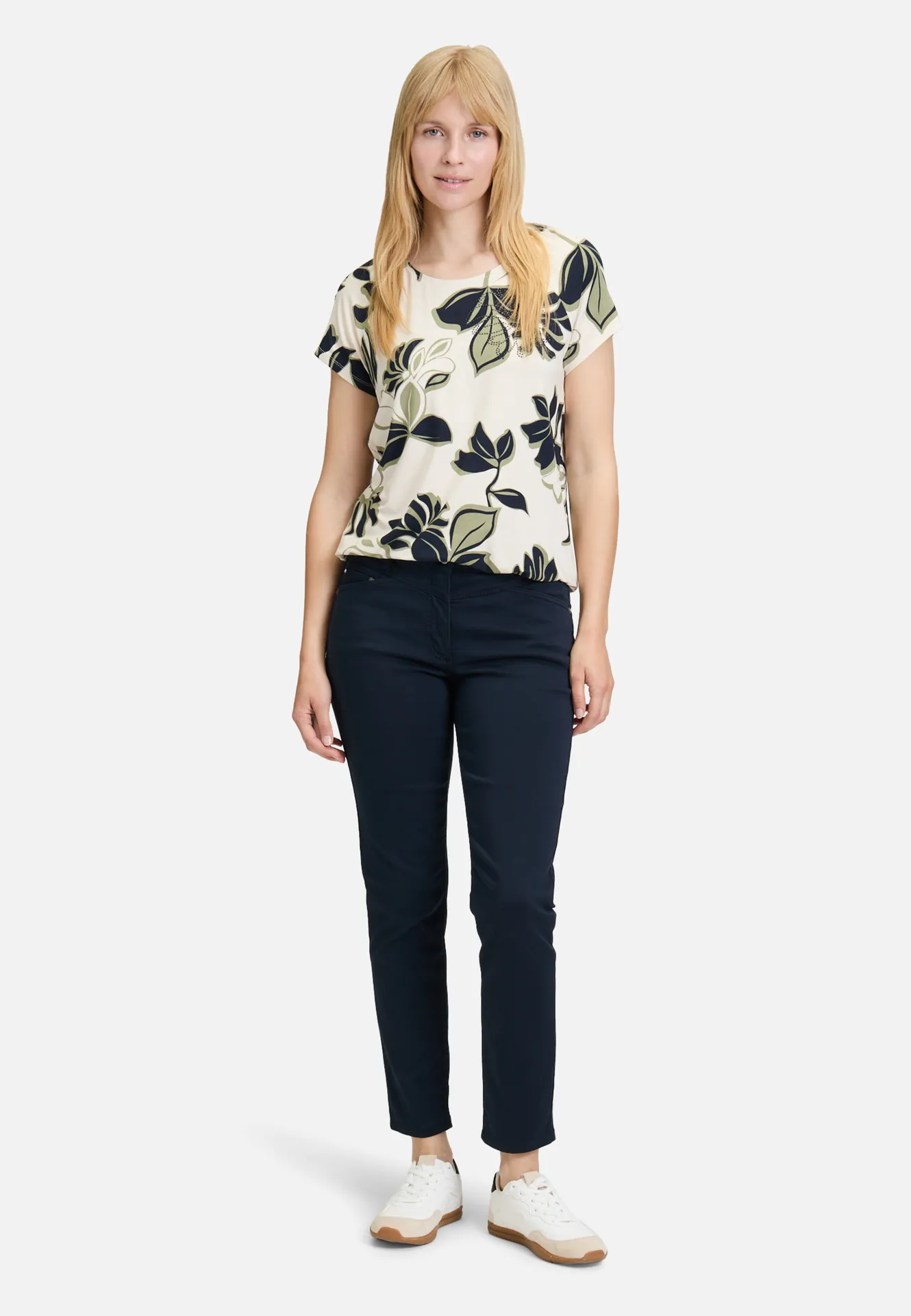 Printshirt mit Gummizug – Bild 2