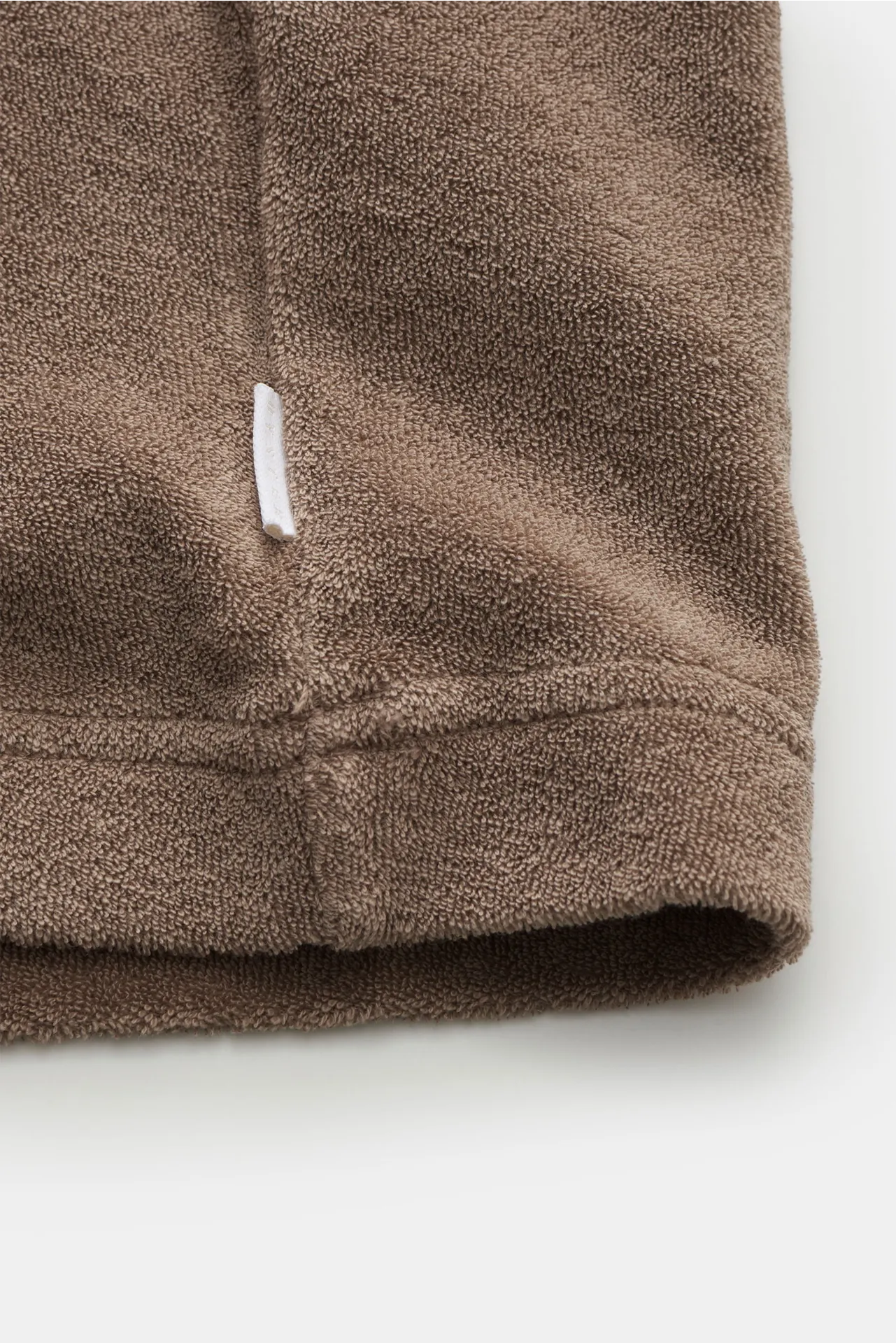 04651/ A trip in a bag - Herren - Frottee T-Shirt 'Terry Tee' taupe – Bild 4