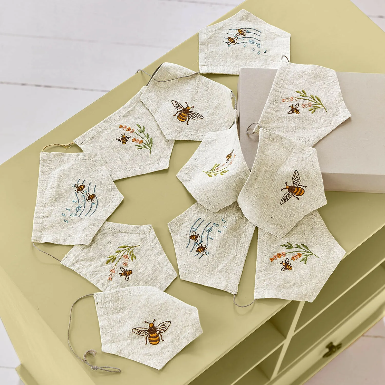 Wimpelgirlande Fluttery – Bild 2