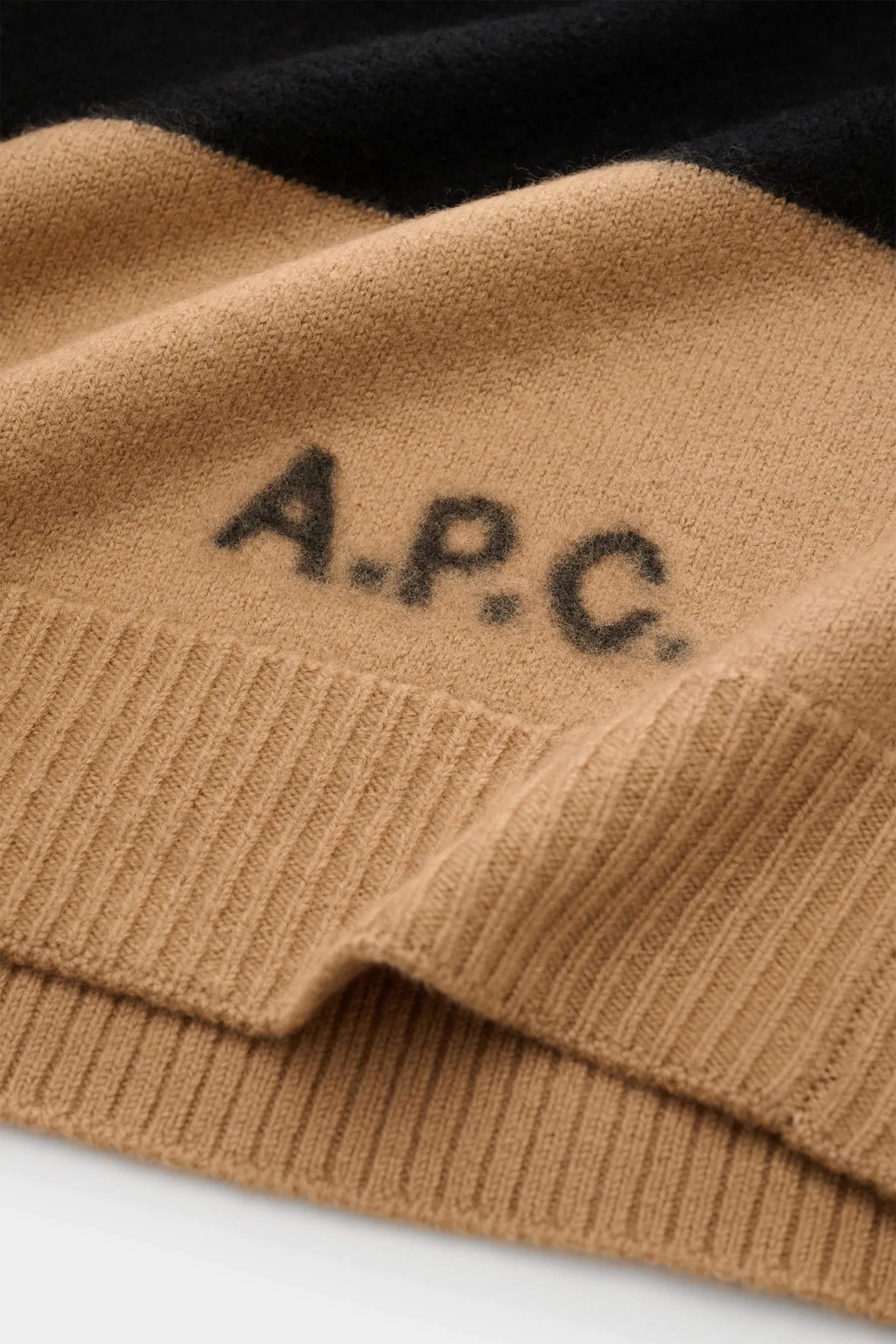 A.P.C. - Herren - Rundhalspullover 'Edwardo' camel/schwarz gestreift – Bild 4