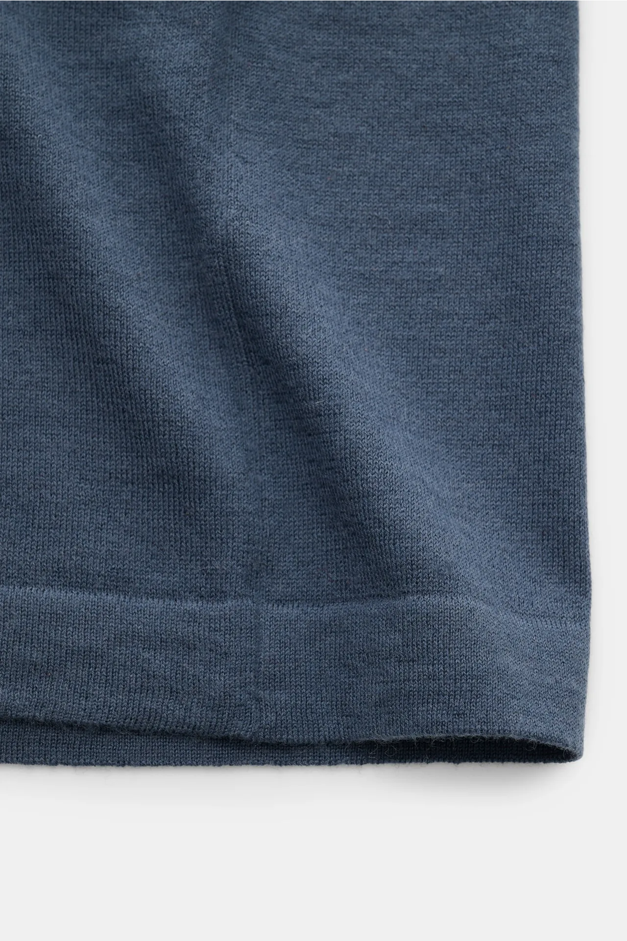 Lisa Yang - Herren - Cashmere V-Neck Kurzarm-Pullover 'Joakim' graublau – Bild 3