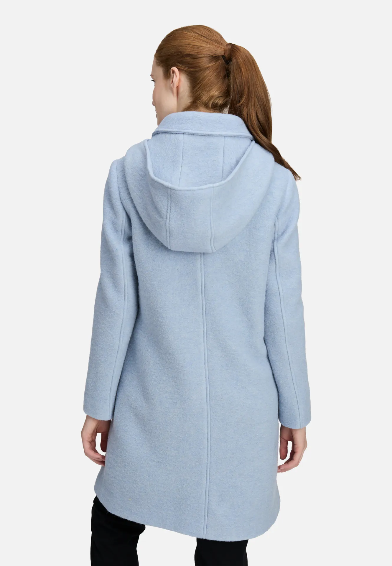 Wollmantel mit abnehmbarer Kapuze Wollmantel mit abnehmbarer Kapuze