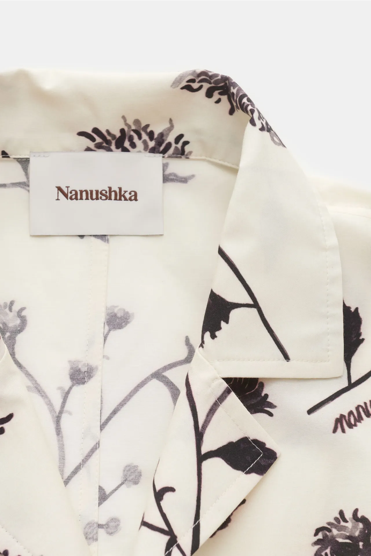 Nanushka - Herren - Kurzarmhemd %27Yuki%27 Kubanischer Kragen creme/schwarz gemustert