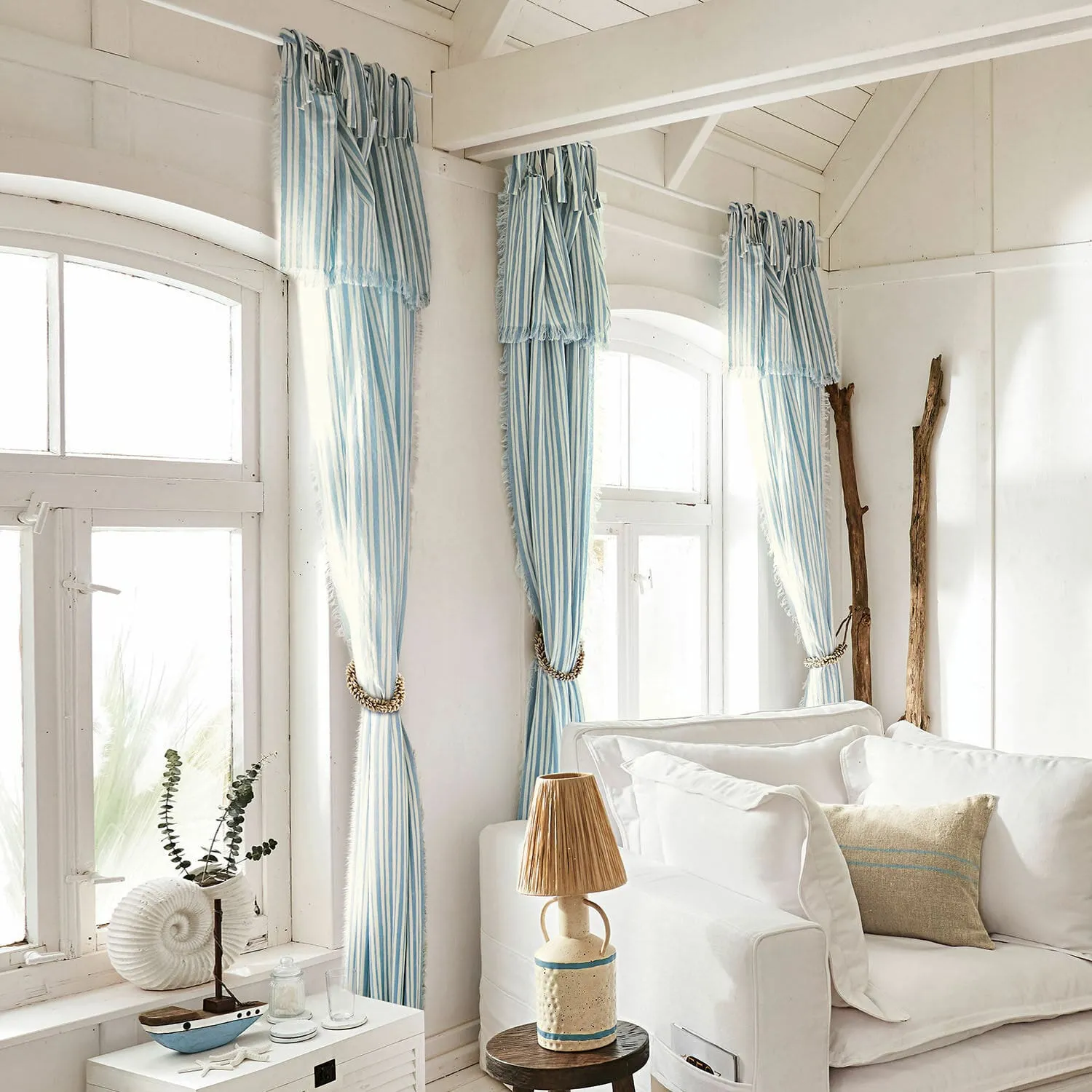 Gardine Anjoutey – Bild 4