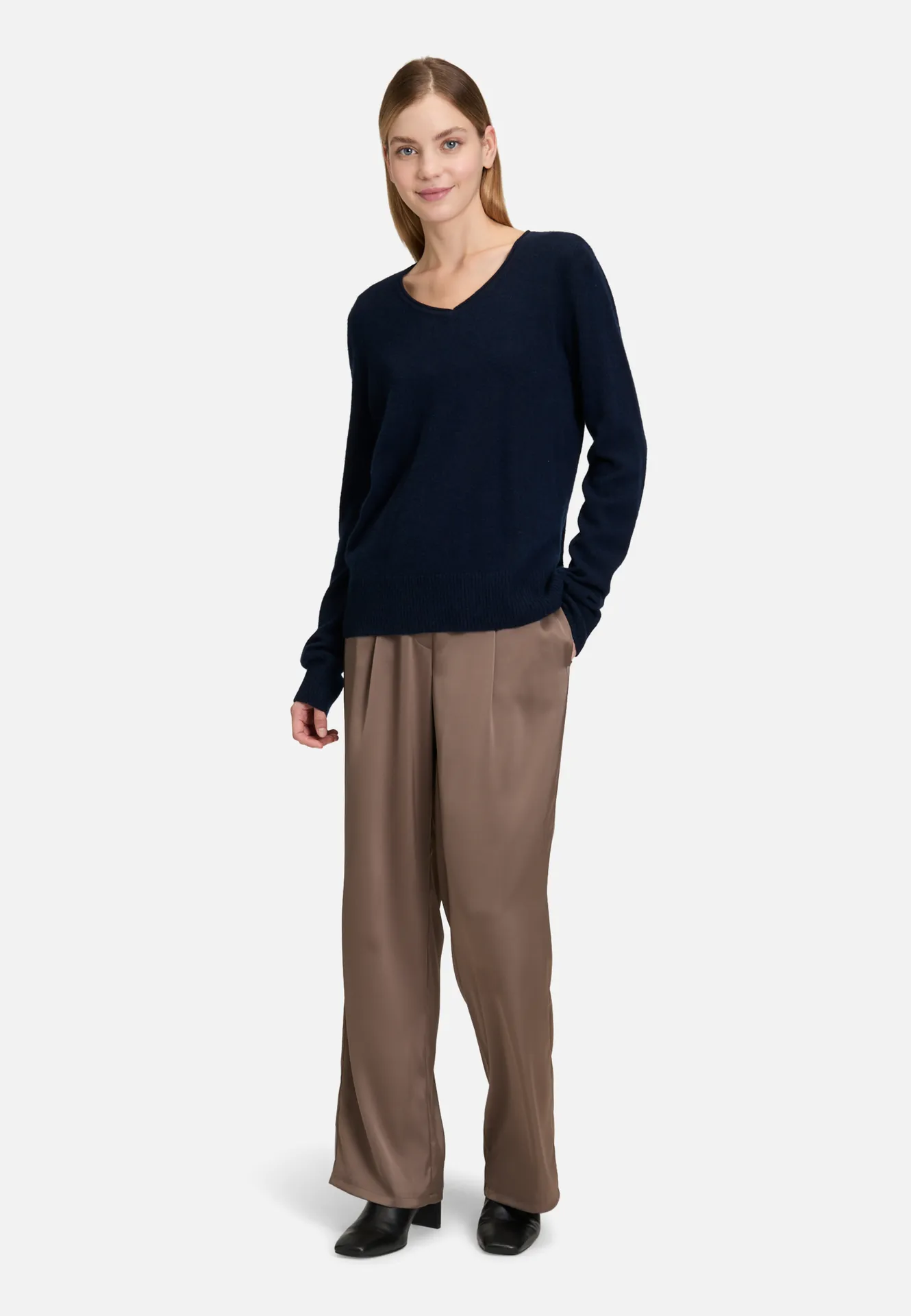 Kaschmir-Pullover mit V-Ausschnitt – Bild 2