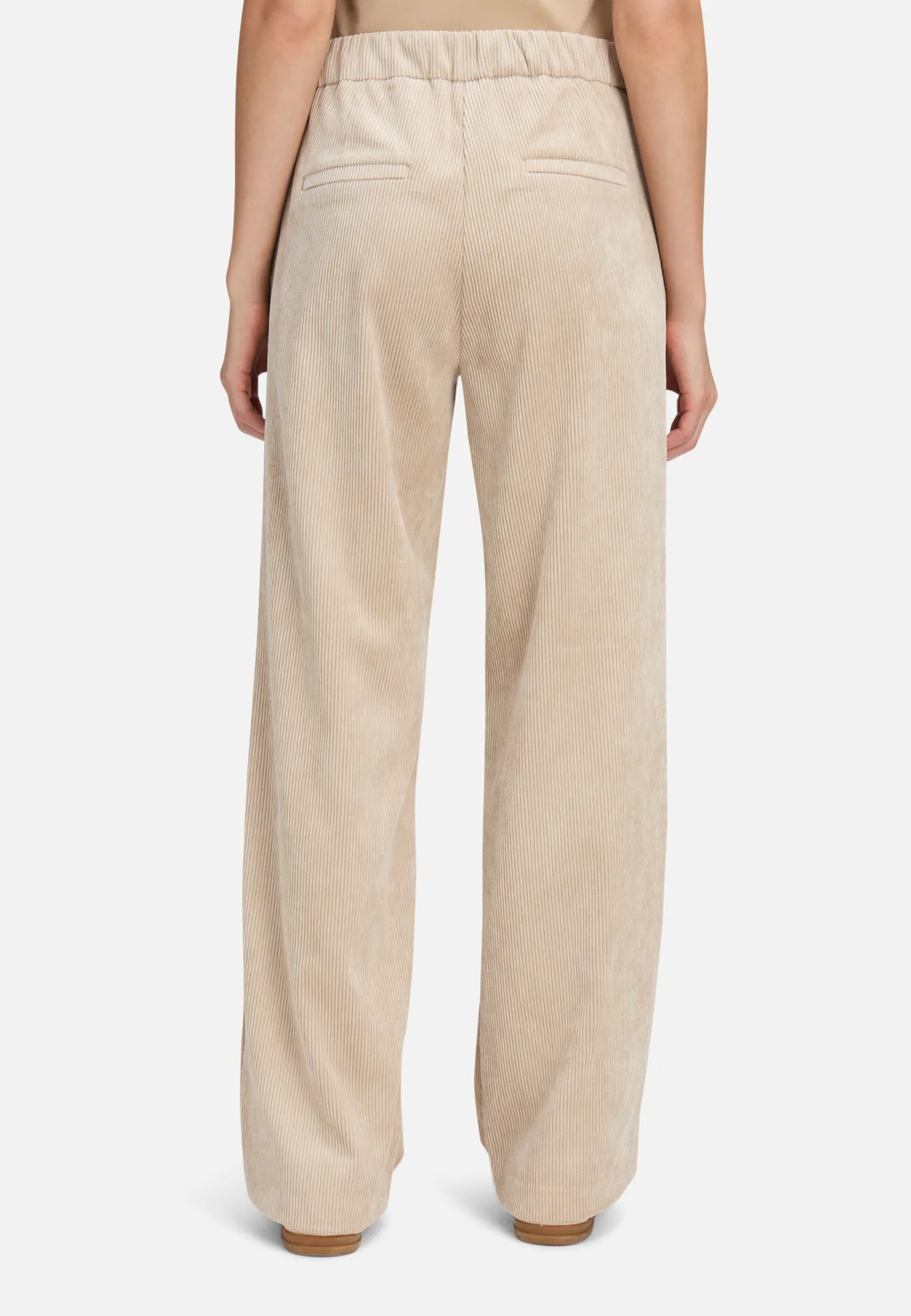 Schlupfhose mit Eingrifftaschen Schlupfhose mit Eingrifftaschen