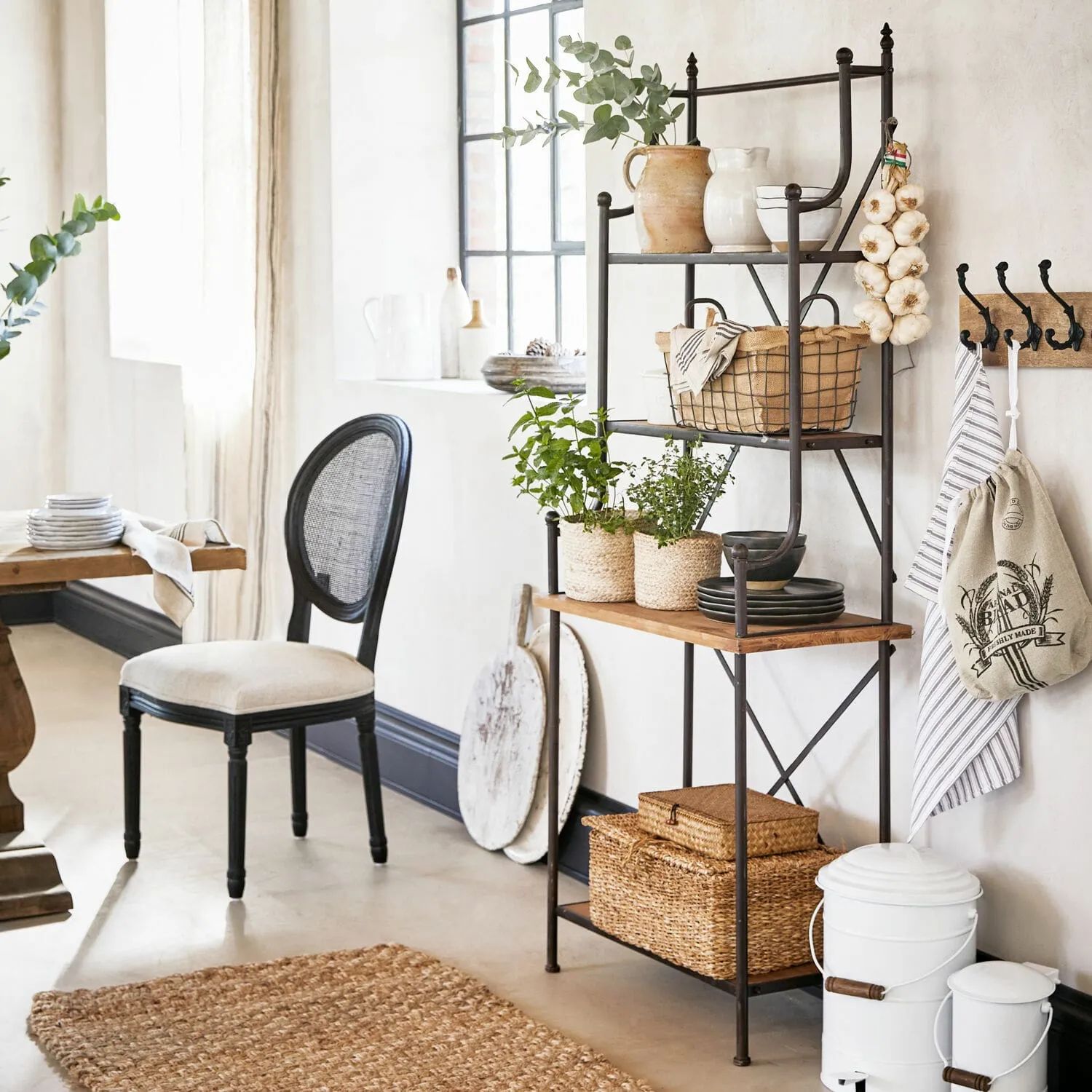 Regal Newton – Bild 4