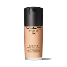 Mac Cosmetics - Studio Fix Fluid SPF 15 24HR Matte Foundation + Oil Control - C4 Mac Cosmetics - Studio Fix Fluid SPF 15 24HR Matte Foundation + Oil Control - C4