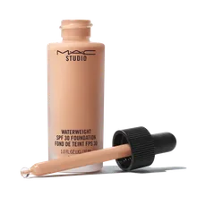 Mac Cosmetics - Studio Waterweight SPF 30 Foundation - NC40 Mac Cosmetics - Studio Waterweight SPF 30 Foundation - NC40