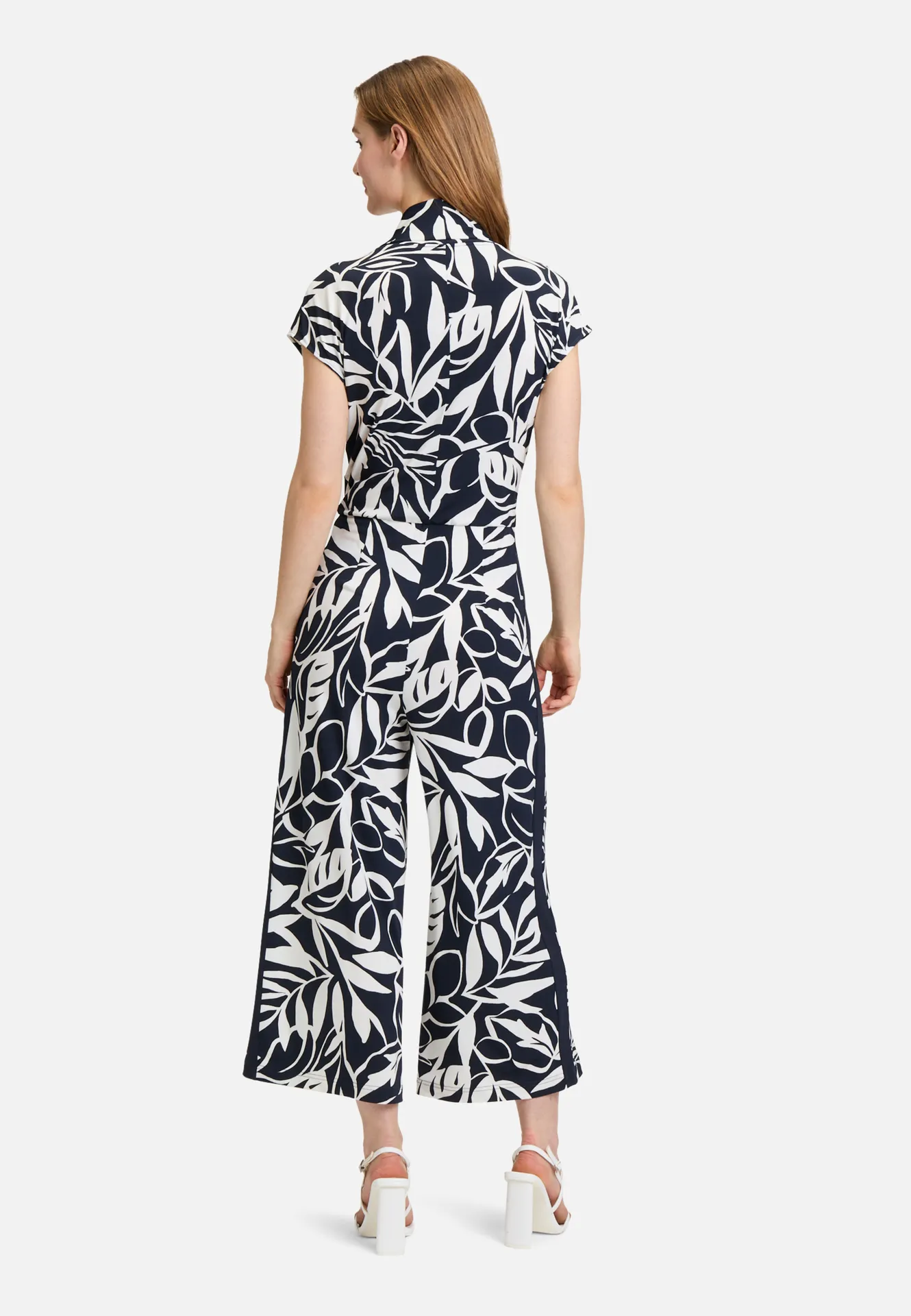 Jumpsuit mit Eingrifftaschen Jumpsuit mit Eingrifftaschen